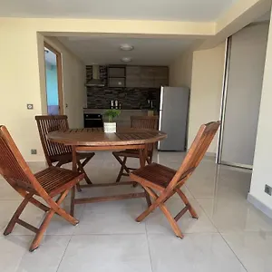 Auae Hills Apartment